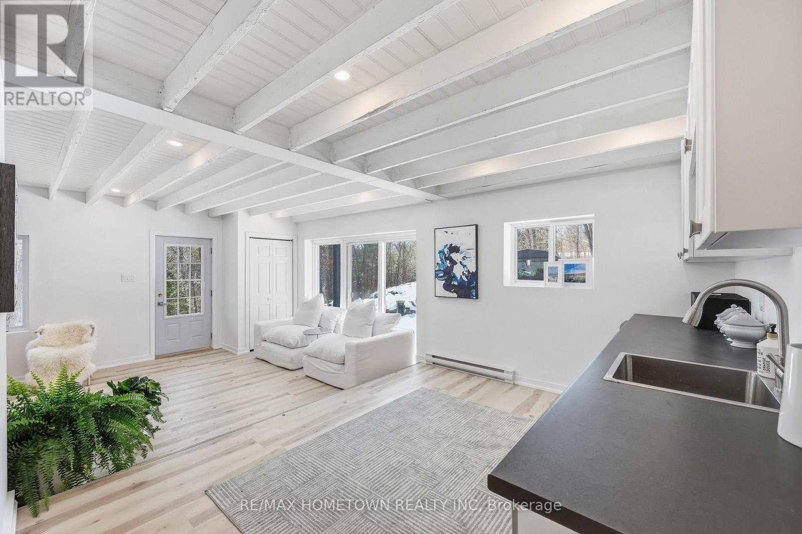 414 Old River Road, Front Of Yonge, Ontario  K0E 1R0 - Photo 9 - X13001250