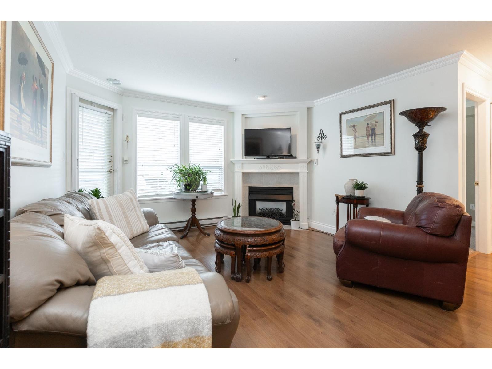 207 1576 Merklin Street, White Rock, British Columbia  V4B 5K2 - Photo 4 - R3111546