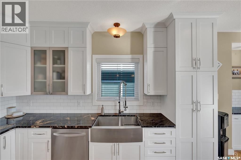 2922 Lakeview Drive, Prince Albert, Saskatchewan  S6W 0A4 - Photo 2 - SK032866