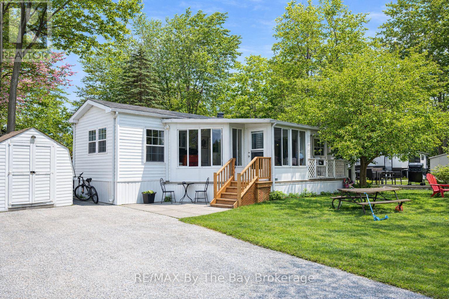 173 - 85 Theme Park Drive, Wasaga Beach, Ontario  L9Z 1X7 - Photo 1 - S13000848