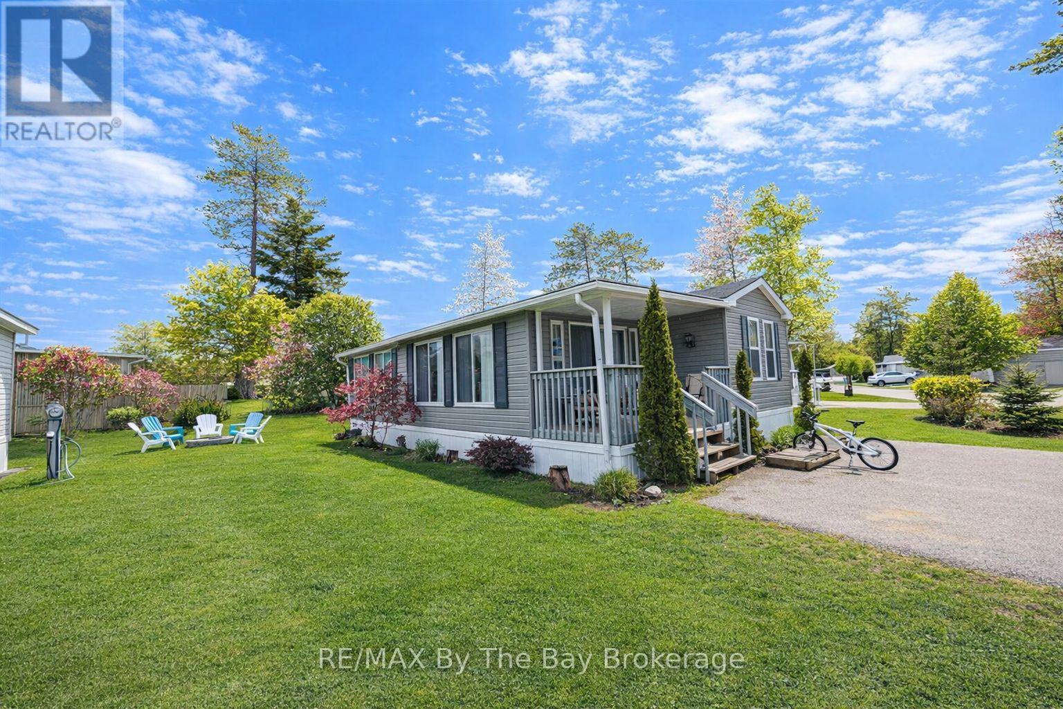 13 Chippewa Trail, Wasaga Beach, Ontario  L9Z 1X7 - Photo 1 - S13000866