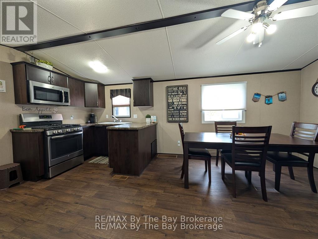 13 Chippewa Trail, Wasaga Beach, Ontario  L9Z 1X7 - Photo 6 - S13000866