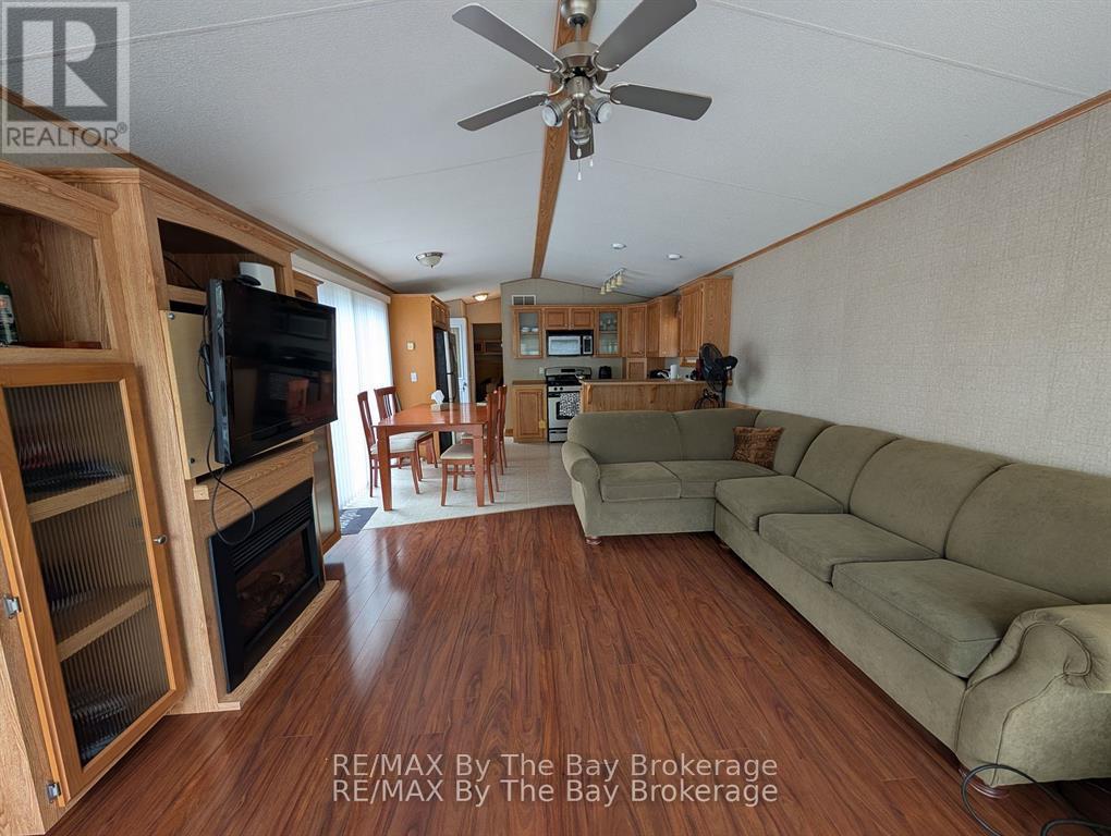 5 Chippewa Trail, Wasaga Beach, Ontario  L9Z 1X7 - Photo 4 - S13000868