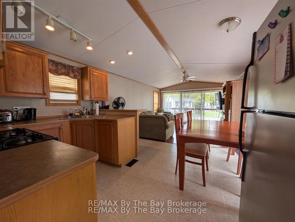 5 Chippewa Trail, Wasaga Beach, Ontario  L9Z 1X7 - Photo 6 - S13000868