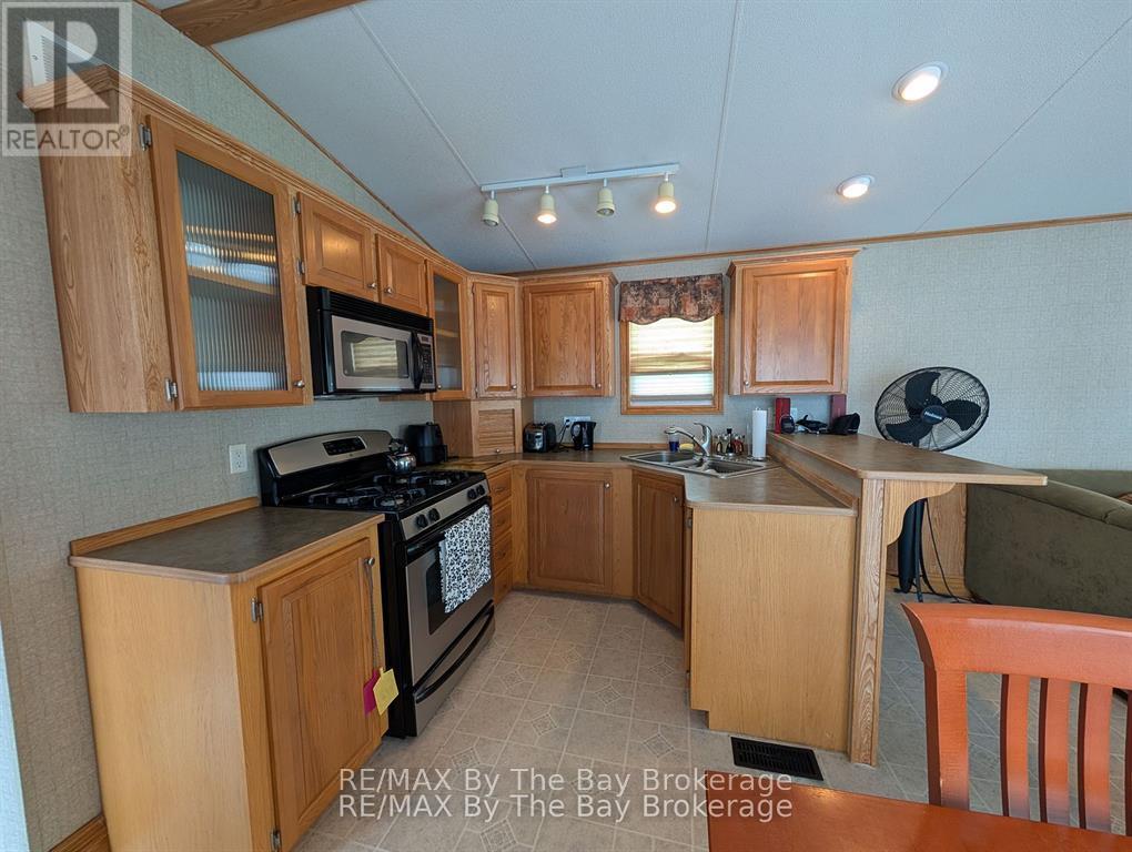 5 Chippewa Trail, Wasaga Beach, Ontario  L9Z 1X7 - Photo 7 - S13000868