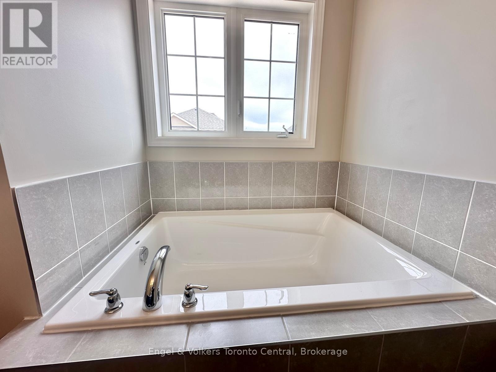 209 Clipper Drive, Clearview (Stayner), Ontario  L0M 1S0 - Photo 16 - S13000938