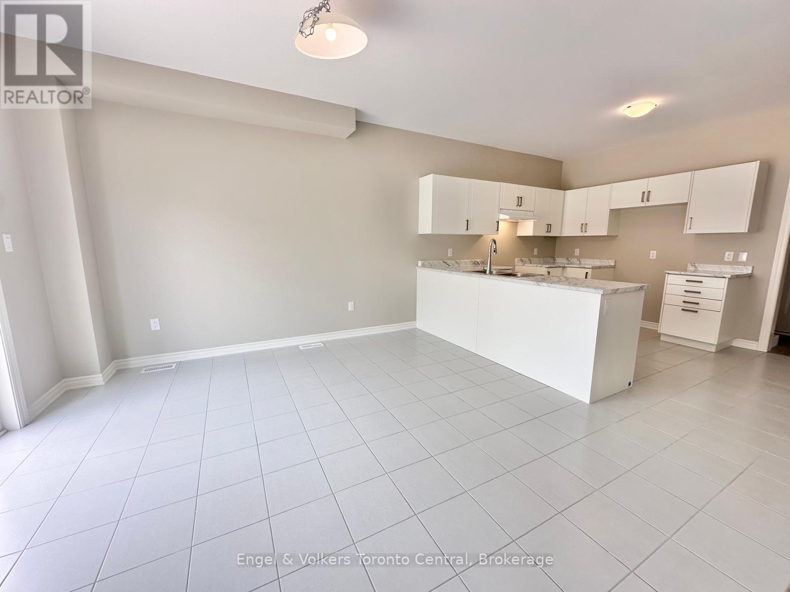 209 Clipper Drive, Clearview (Stayner), Ontario  L0M 1S0 - Photo 6 - S13000938