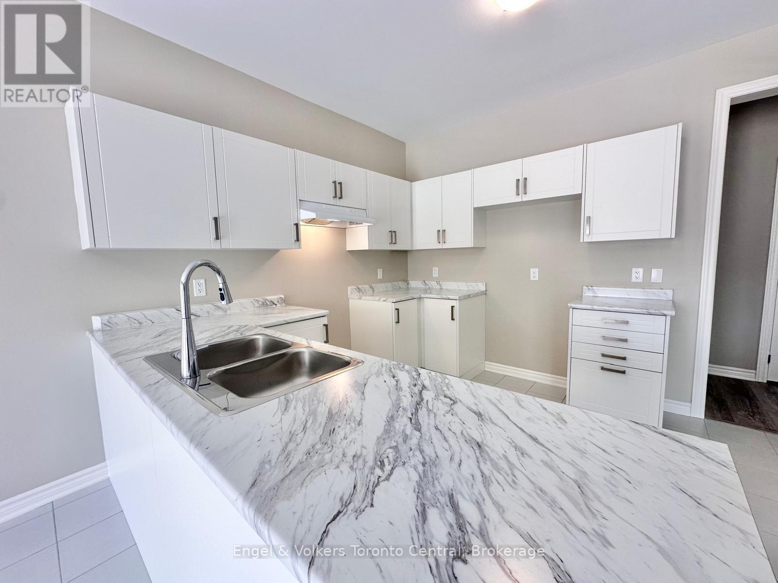 209 Clipper Drive, Clearview (Stayner), Ontario  L0M 1S0 - Photo 7 - S13000938