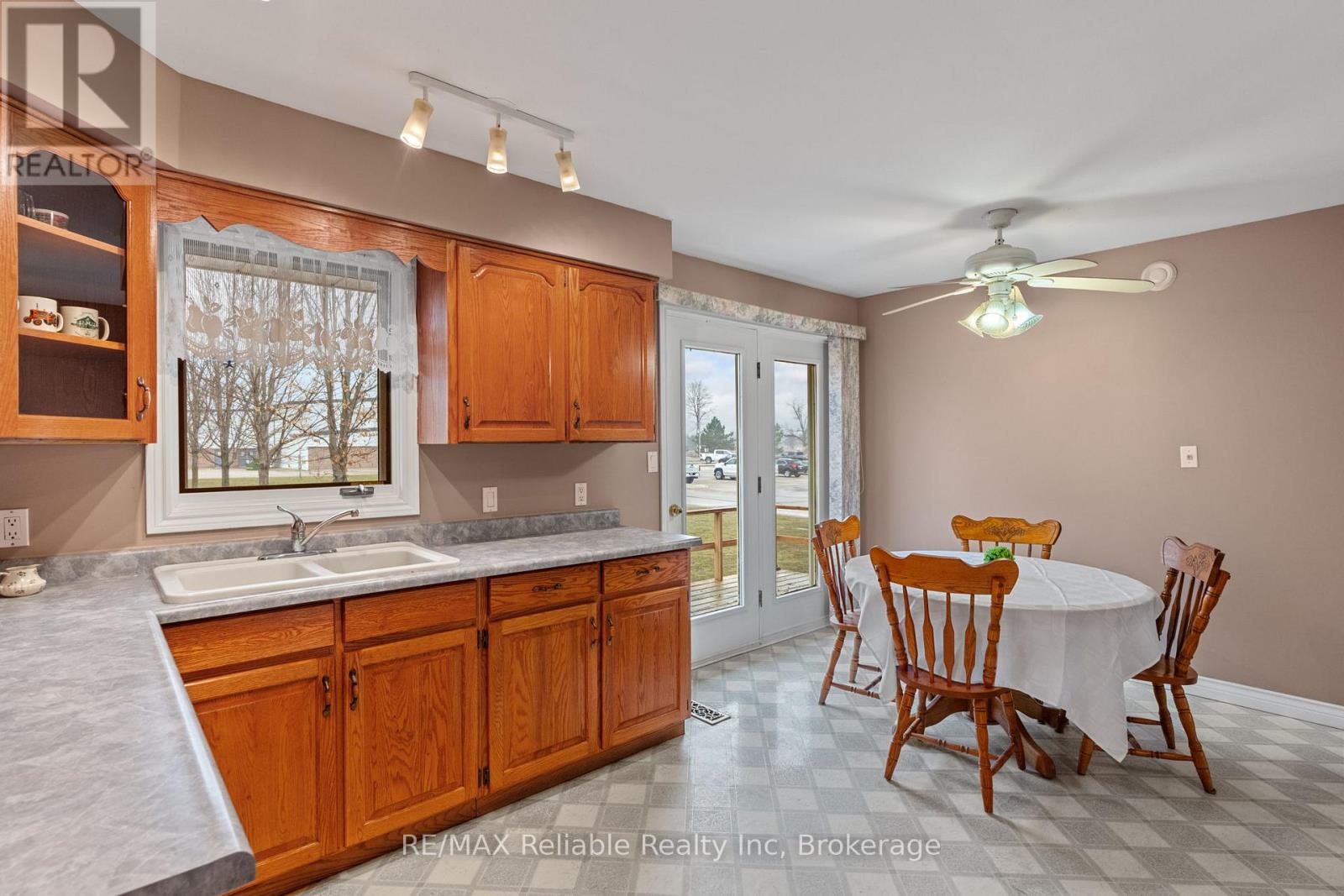 116 Duke Street, Huron East, Ontario  N0K 1W0 - Photo 12 - X13000888