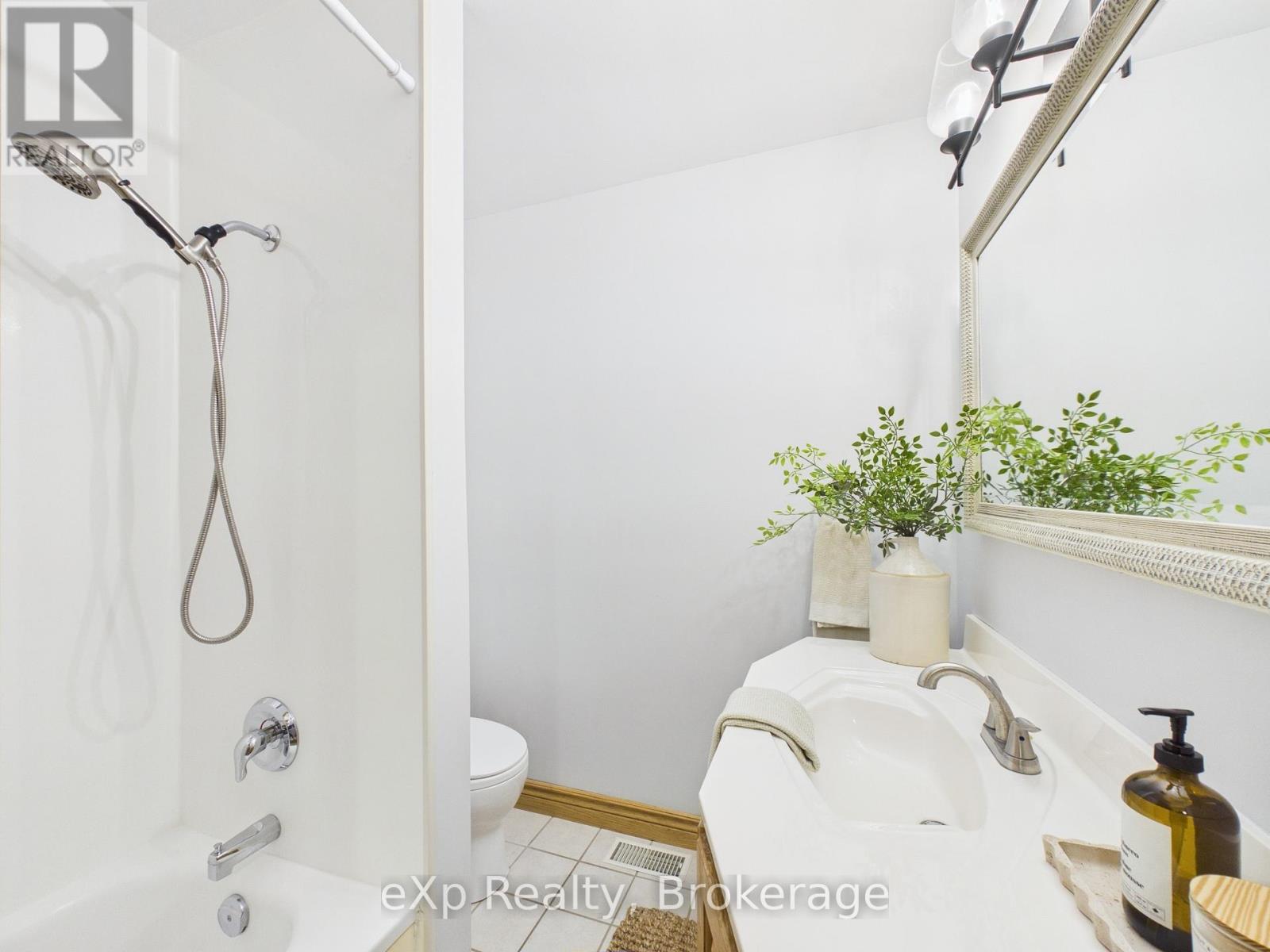 422 Wellington Street, Saugeen Shores, Ontario  N0H 2C4 - Photo 14 - X13000924