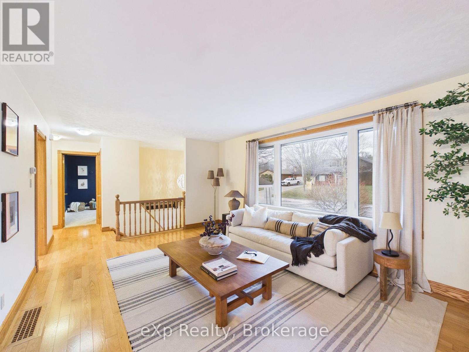 422 Wellington Street, Saugeen Shores, Ontario  N0H 2C4 - Photo 3 - X13000924