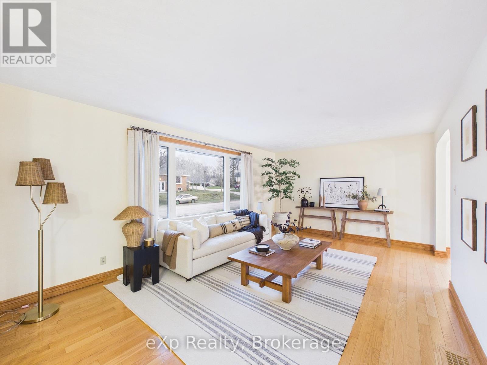 422 Wellington Street, Saugeen Shores, Ontario  N0H 2C4 - Photo 4 - X13000924