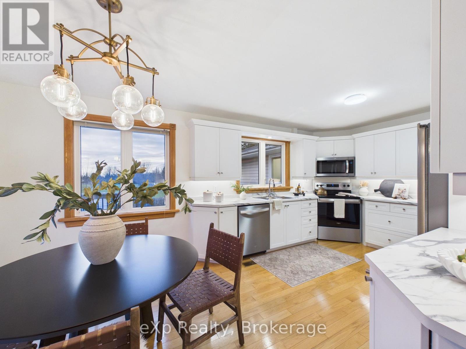 422 Wellington Street, Saugeen Shores, Ontario  N0H 2C4 - Photo 5 - X13000924