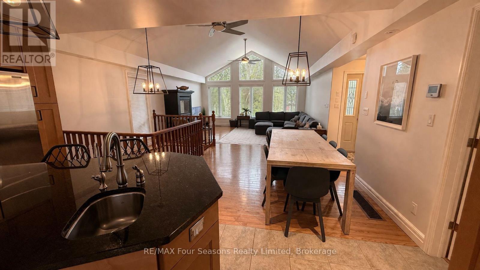 37 Silver Lake Crescent, South Bruce Peninsula, Ontario  N0H 2G0 - Photo 6 - X13001200