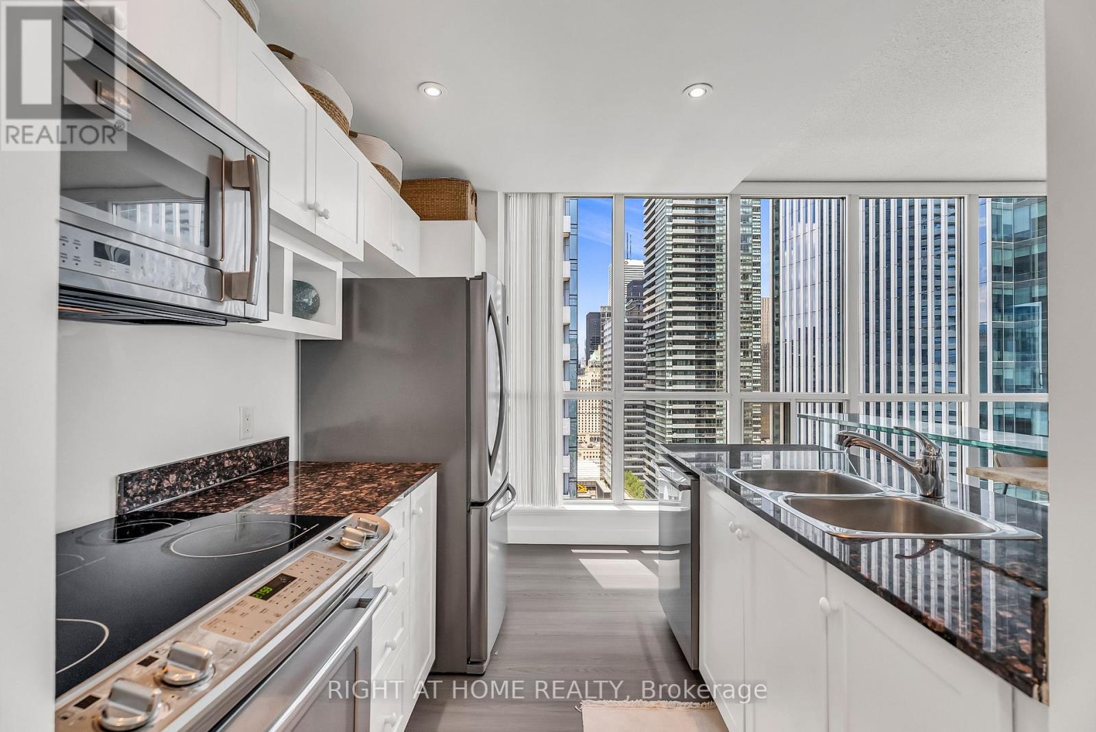 3202 - 8 York Street, Toronto, Ontario  M5J 2Y2 - Photo 12 - C13000910