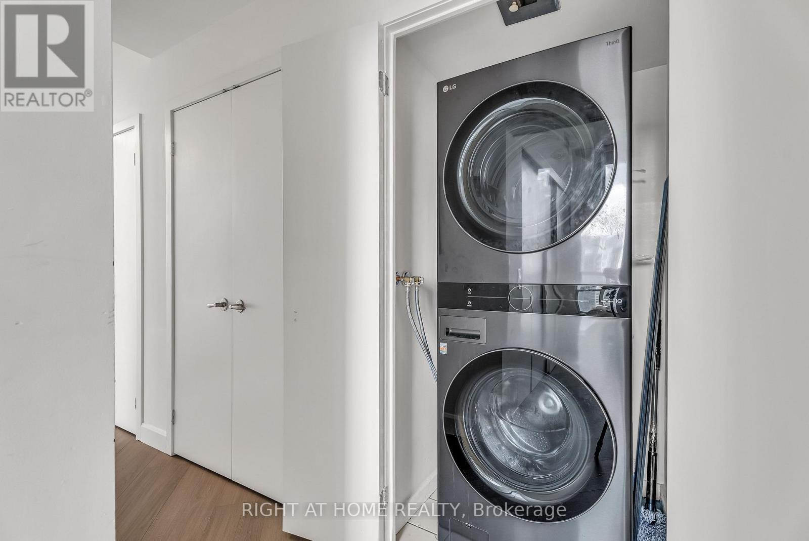 3202 - 8 York Street, Toronto, Ontario  M5J 2Y2 - Photo 27 - C13000910