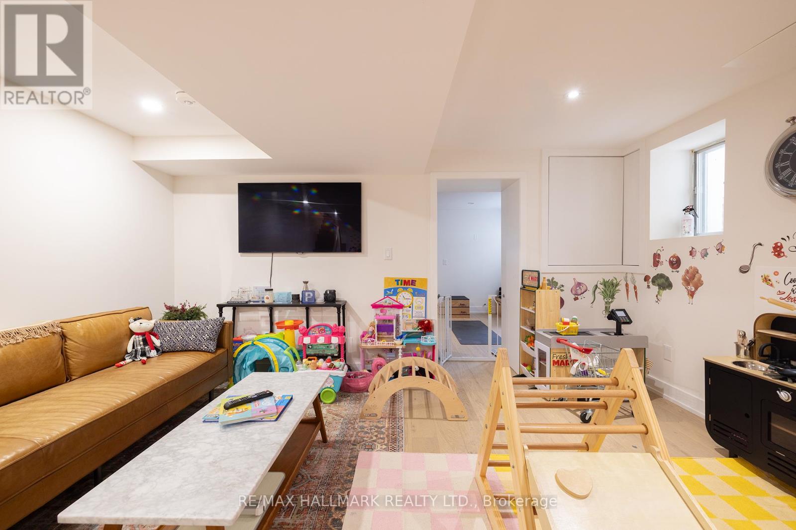 18 Foxley Street, Toronto, Ontario  M6J 1R1 - Photo 38 - C13000942