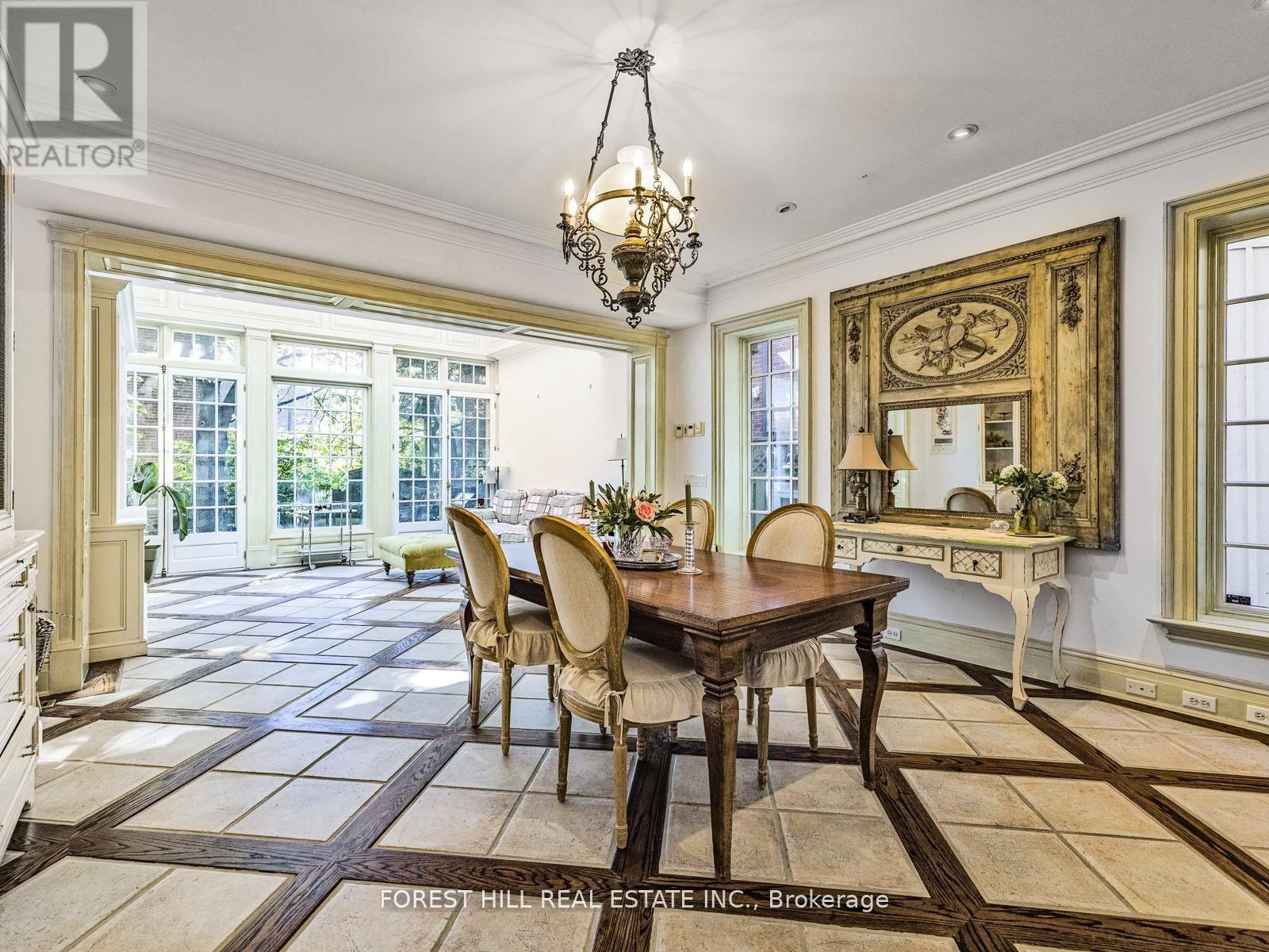 11 Dewbourne Avenue, Toronto, Ontario  M5P 1Z3 - Photo 16 - C13000962