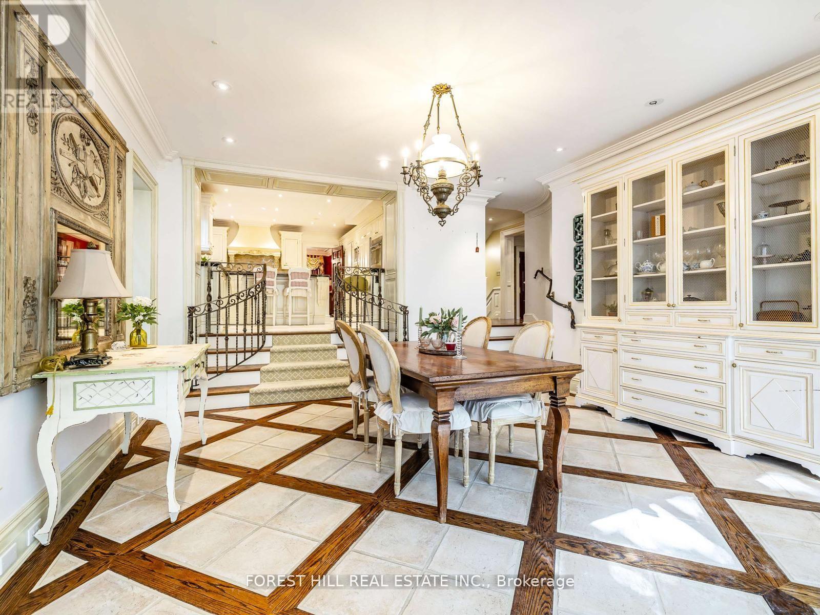 11 Dewbourne Avenue, Toronto, Ontario  M5P 1Z3 - Photo 20 - C13000962