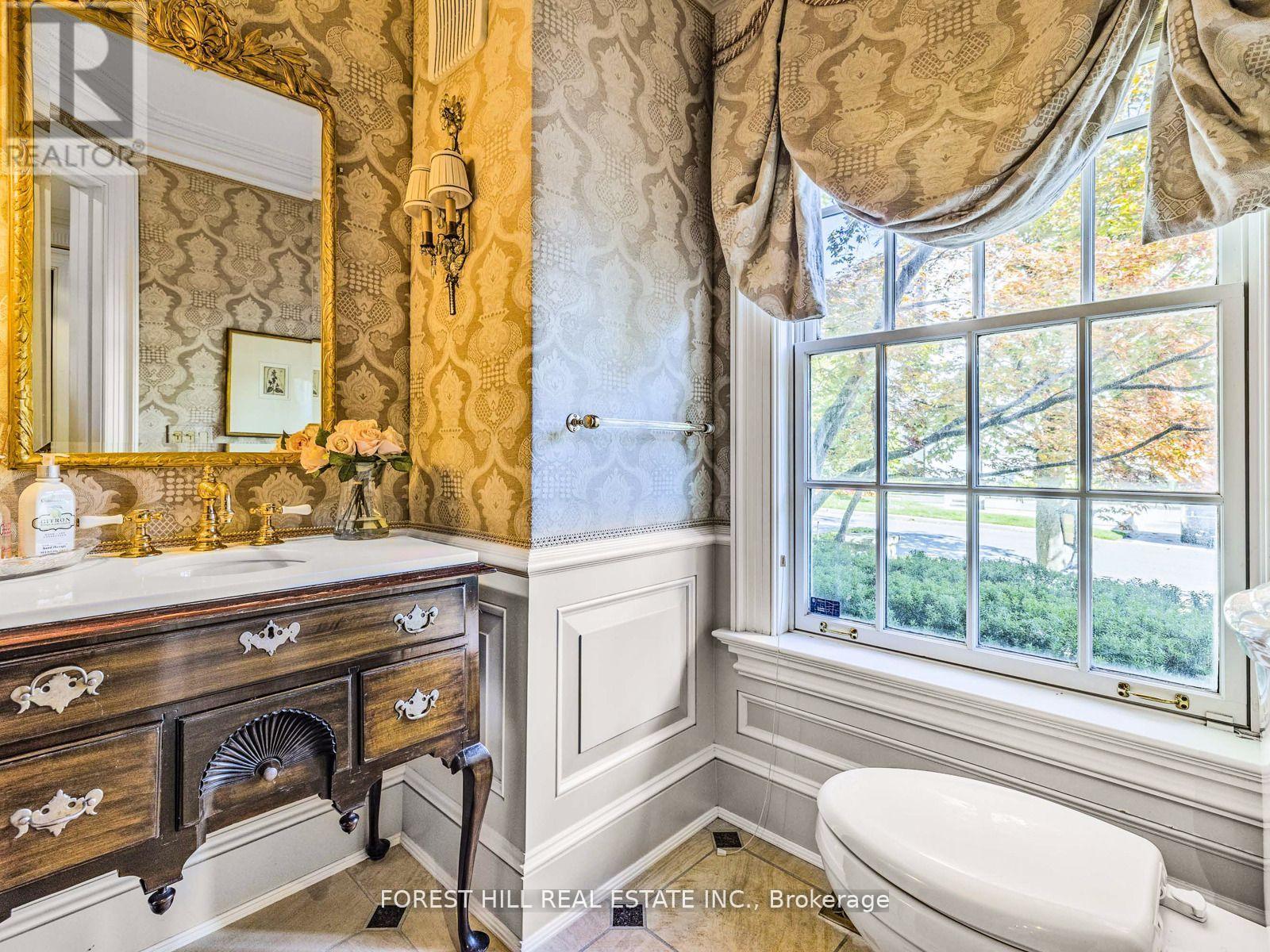 11 Dewbourne Avenue, Toronto, Ontario  M5P 1Z3 - Photo 37 - C13000962