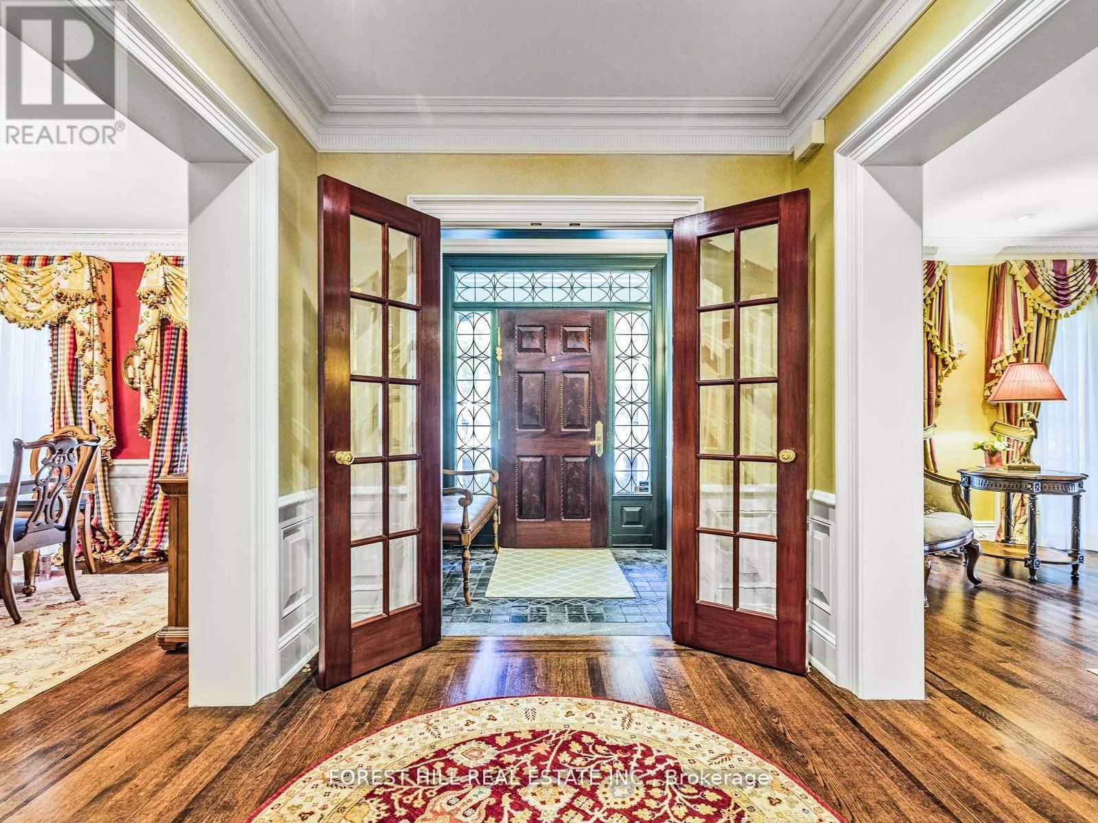 11 Dewbourne Avenue, Toronto, Ontario  M5P 1Z3 - Photo 4 - C13000962