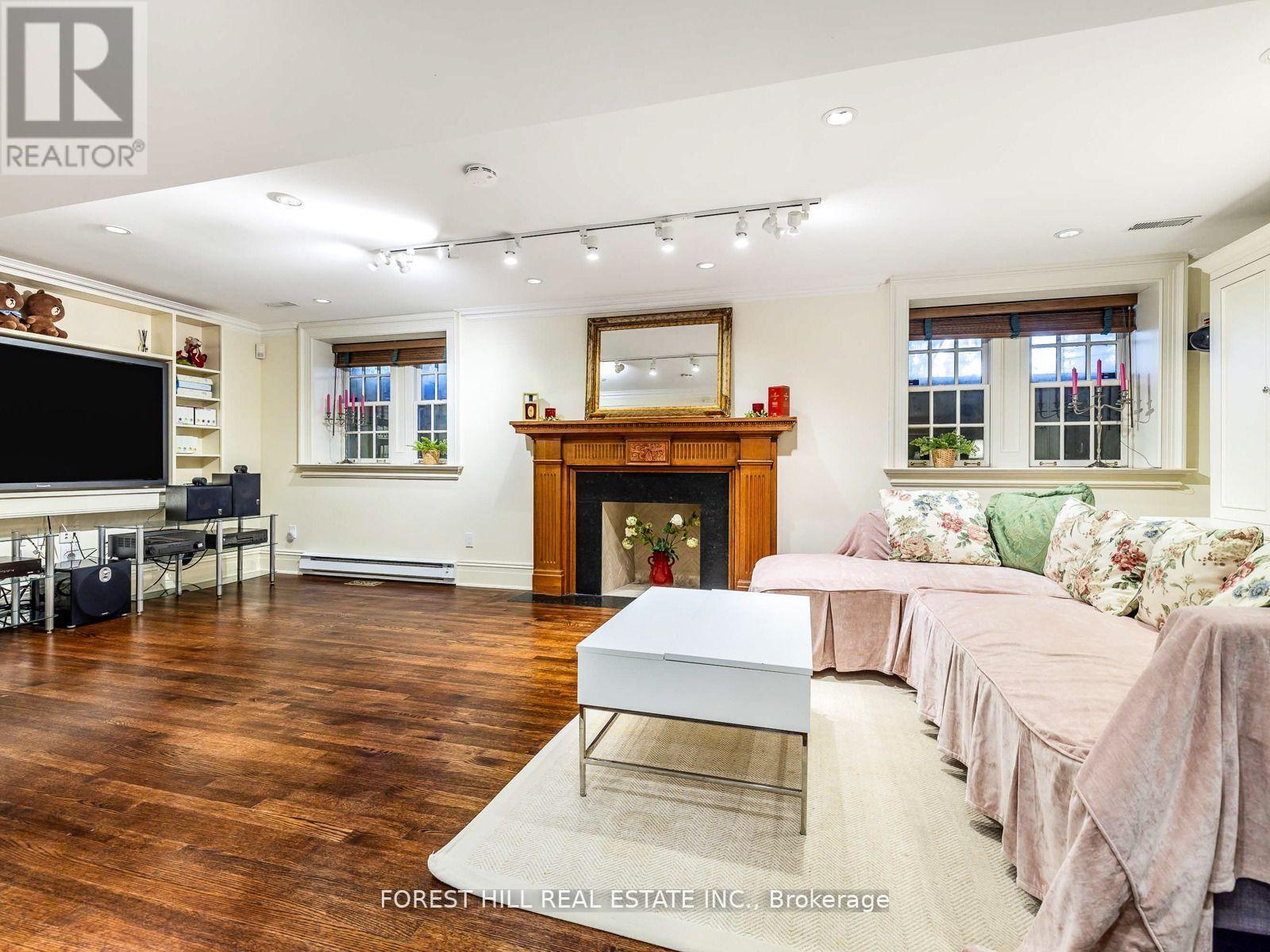 11 Dewbourne Avenue, Toronto, Ontario  M5P 1Z3 - Photo 40 - C13000962