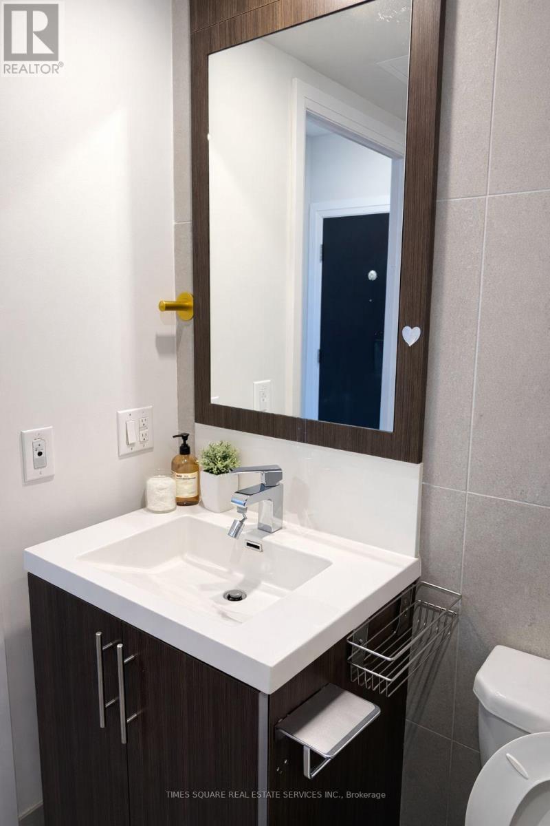 2318 - 5 Sheppard Avenue E, Toronto, Ontario  M2N 0G4 - Photo 13 - C13001010