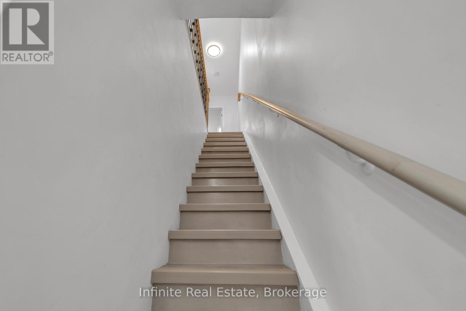 11 D'arcy Street, Toronto, Ontario  M5T 1J8 - Photo 11 - C13001060