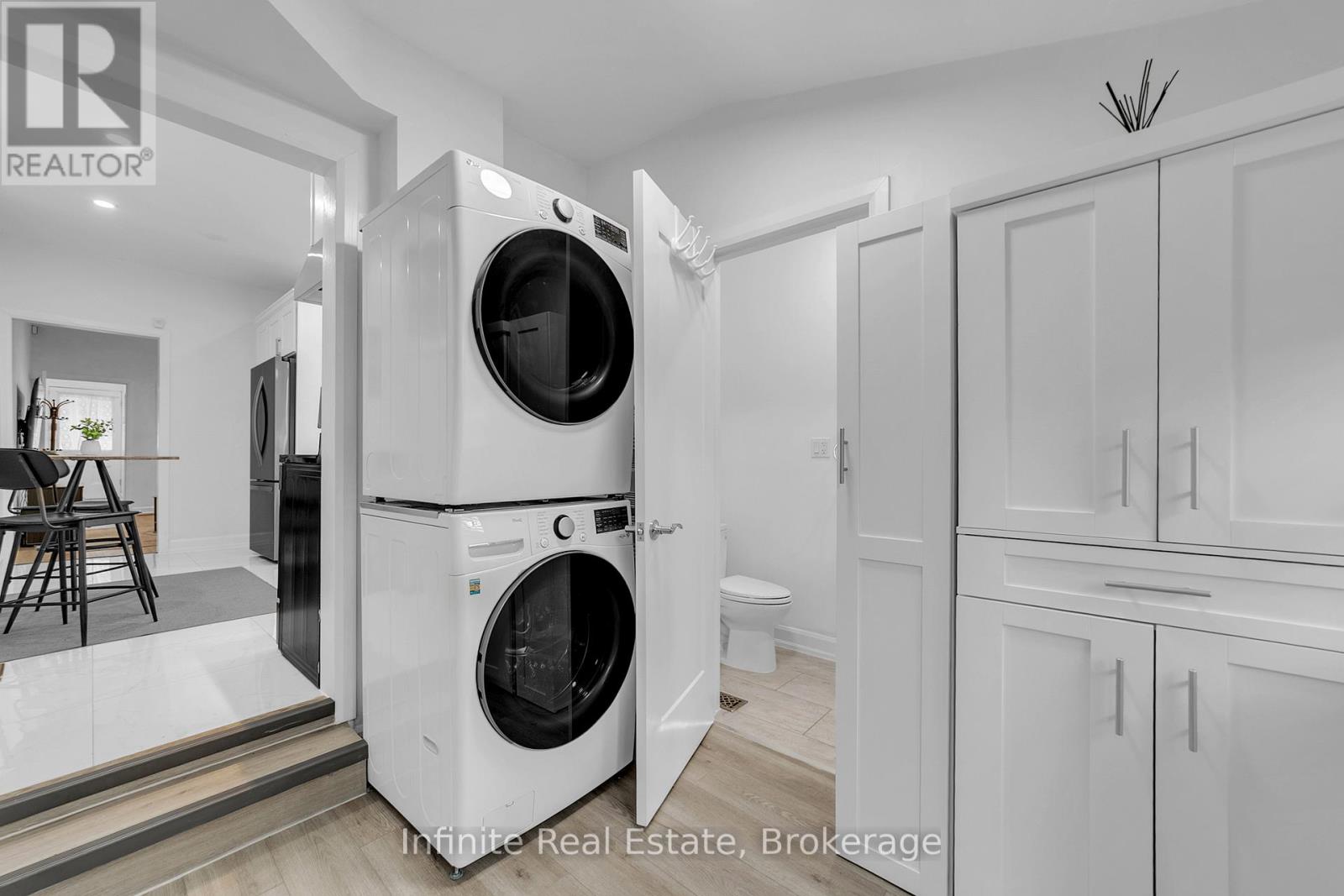 11 D'arcy Street, Toronto, Ontario  M5T 1J8 - Photo 12 - C13001060