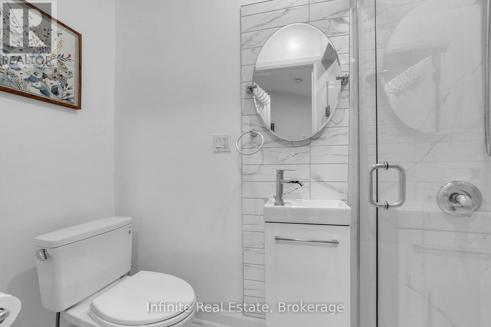 11 D'arcy Street, Toronto, Ontario  M5T 1J8 - Photo 13 - C13001060