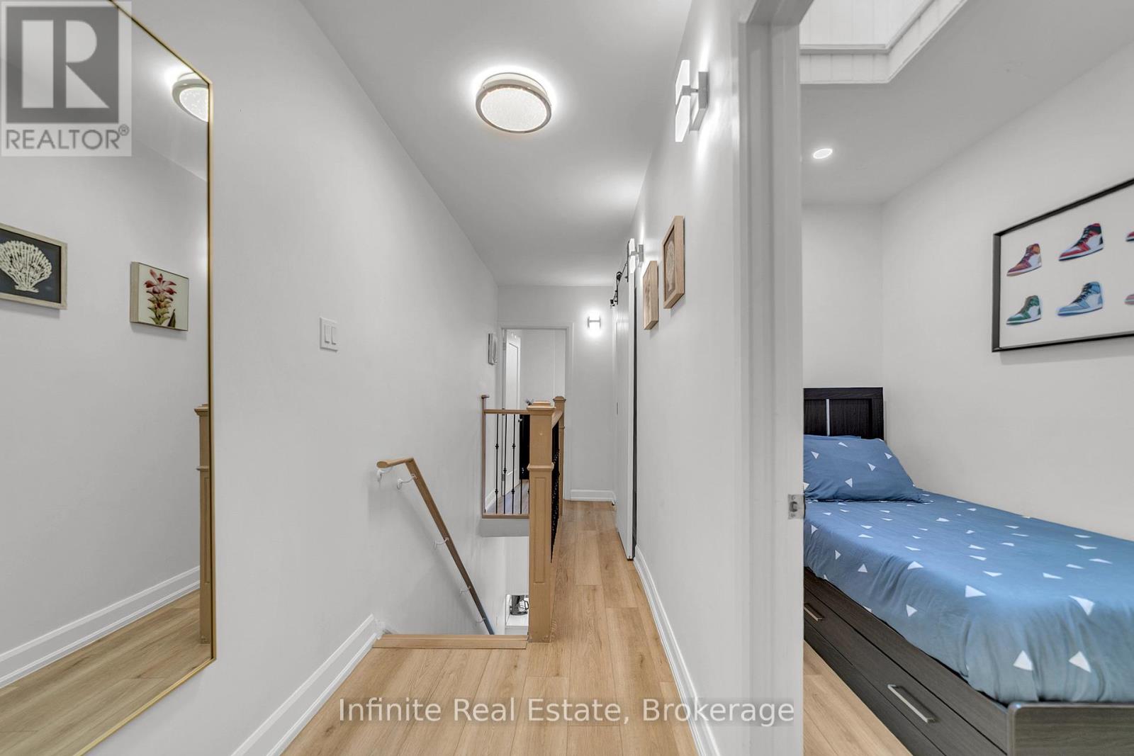 11 D'arcy Street, Toronto, Ontario  M5T 1J8 - Photo 14 - C13001060