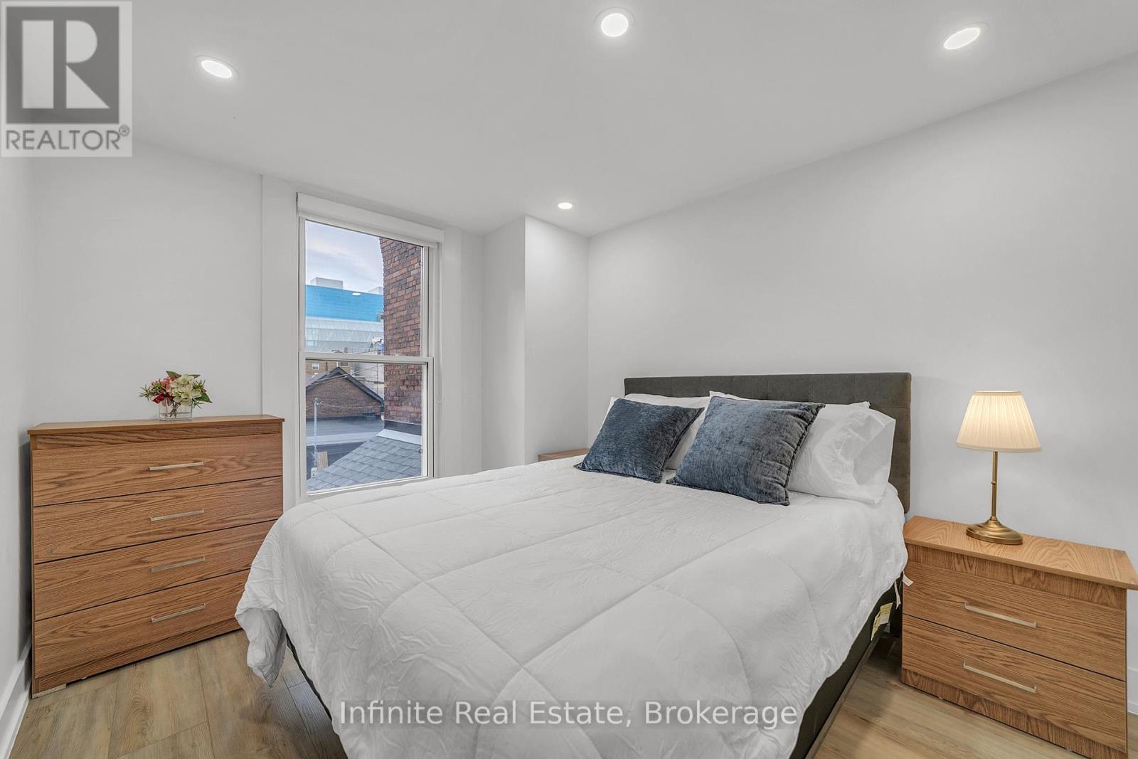 11 D'arcy Street, Toronto, Ontario  M5T 1J8 - Photo 15 - C13001060