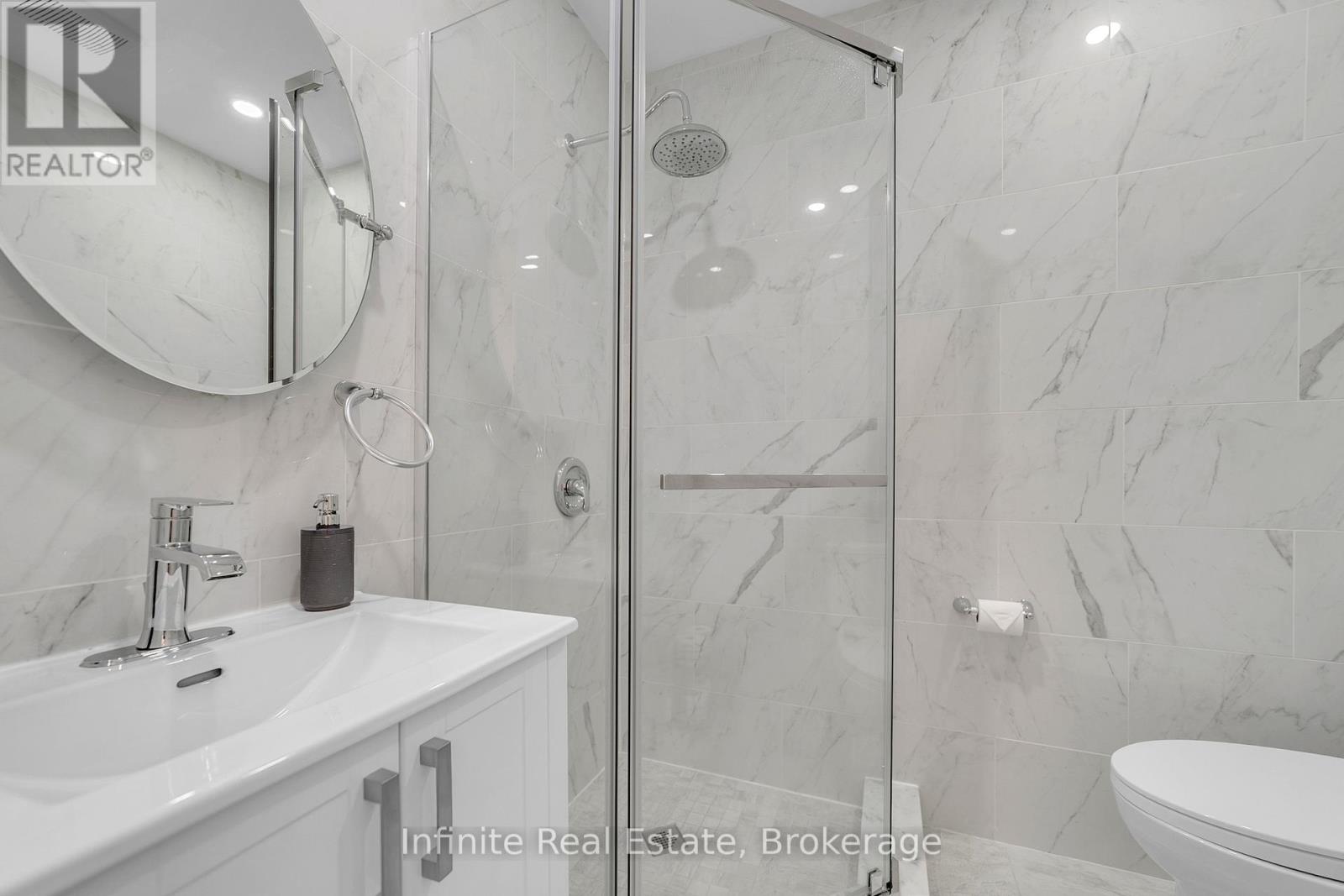 11 D'arcy Street, Toronto, Ontario  M5T 1J8 - Photo 18 - C13001060