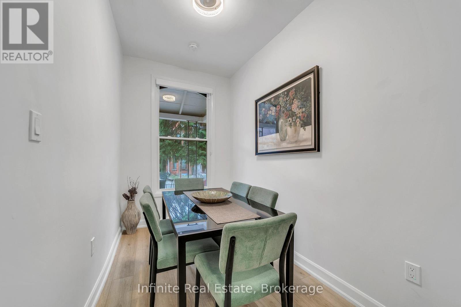 11 D'arcy Street, Toronto, Ontario  M5T 1J8 - Photo 5 - C13001060