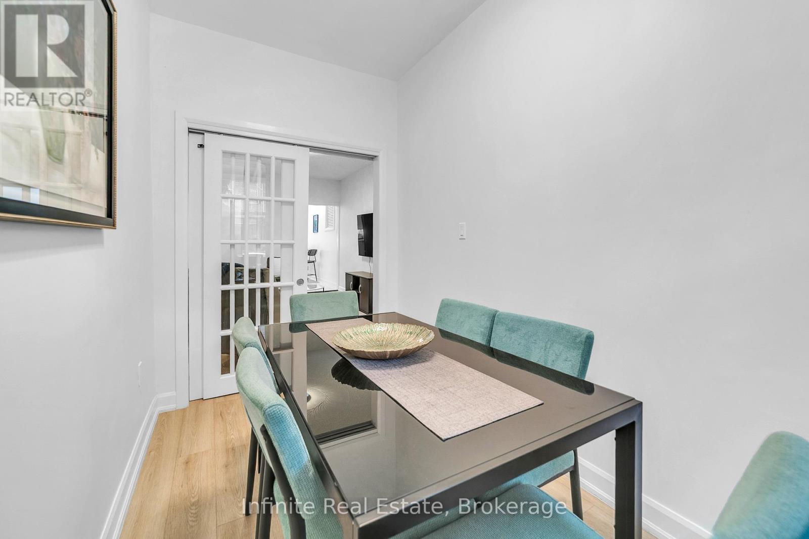 11 D'arcy Street, Toronto, Ontario  M5T 1J8 - Photo 6 - C13001060