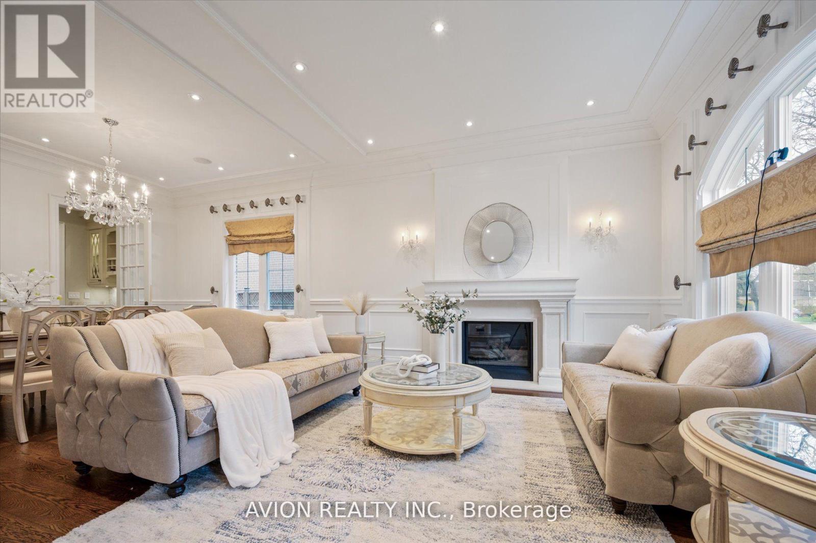 26 Danville Drive, Toronto, Ontario  M2P 1J1 - Photo 2 - C13001104