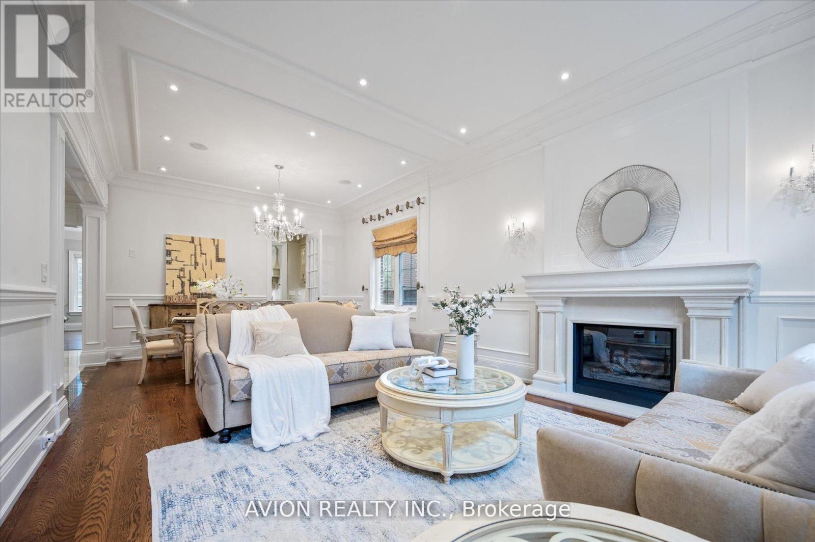 26 Danville Drive, Toronto, Ontario  M2P 1J1 - Photo 3 - C13001104