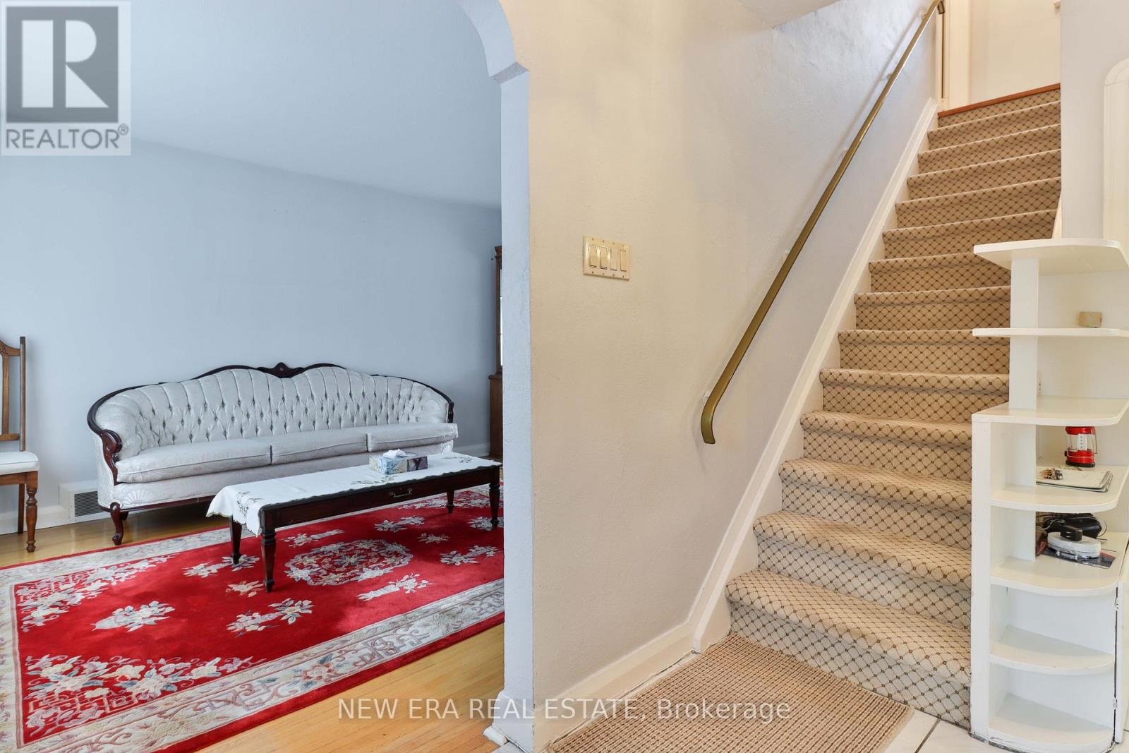 27 Dell Park Avenue, Toronto, Ontario  M6B 2T5 - Photo 4 - C13001152