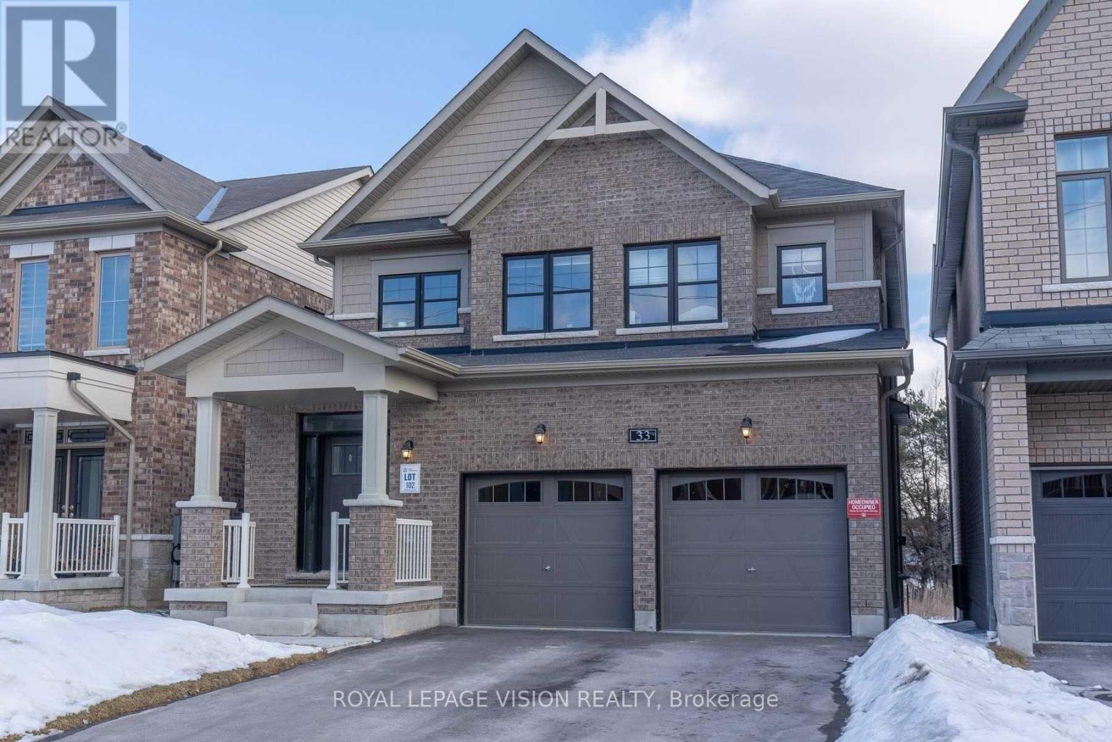 33 BREMNER STREET, Whitby, Ontario