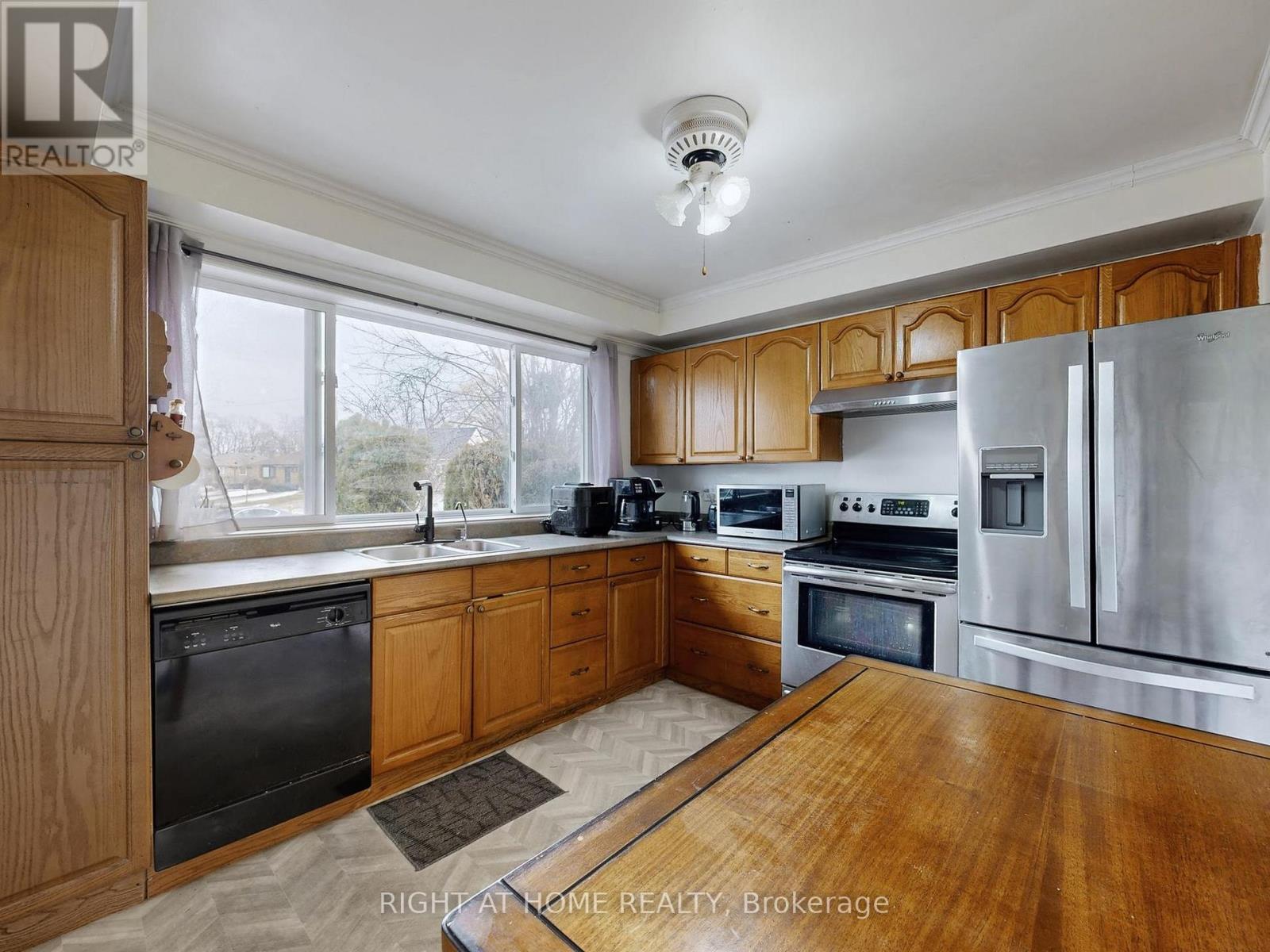 46 Glenshephard Drive, Toronto, Ontario  M1K 4N3 - Photo 16 - E13000944