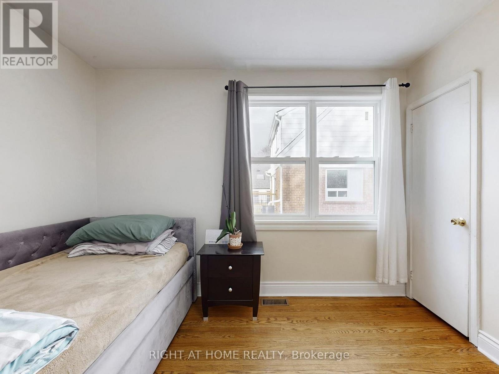 46 Glenshephard Drive, Toronto, Ontario  M1K 4N3 - Photo 20 - E13000944