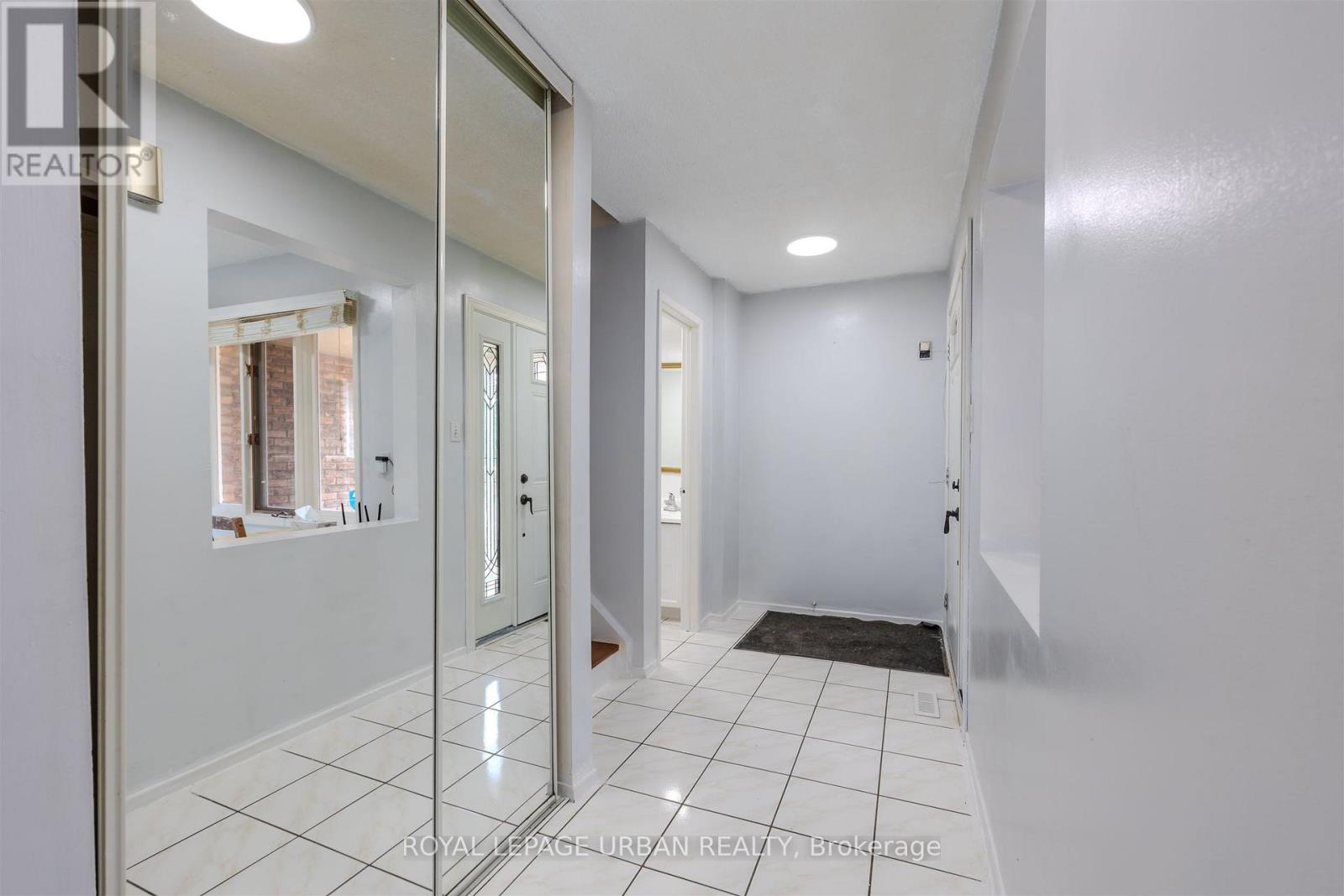 347 Braymore Boulevard, Toronto, Ontario  M1B 2W6 - Photo 5 - E13001186