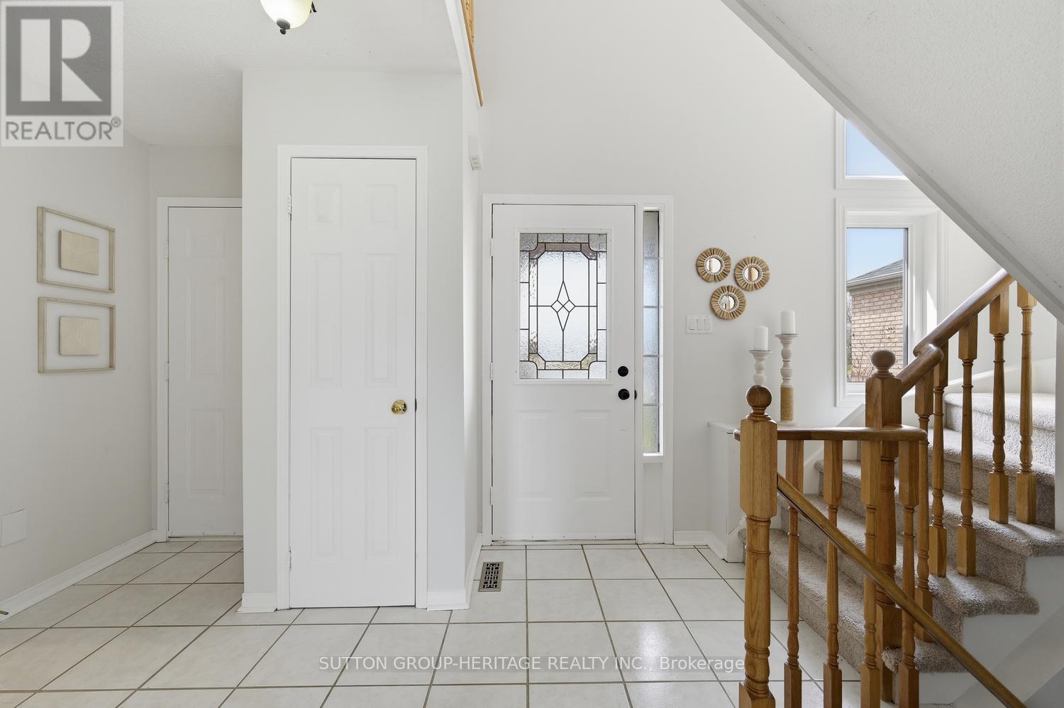 47 St Thomas Street, Whitby, Ontario  L1M 1G1 - Photo 2 - E13001196