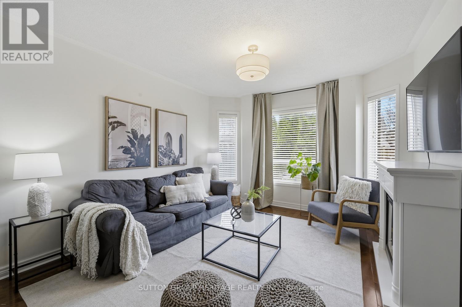 47 St Thomas Street, Whitby, Ontario  L1M 1G1 - Photo 3 - E13001196