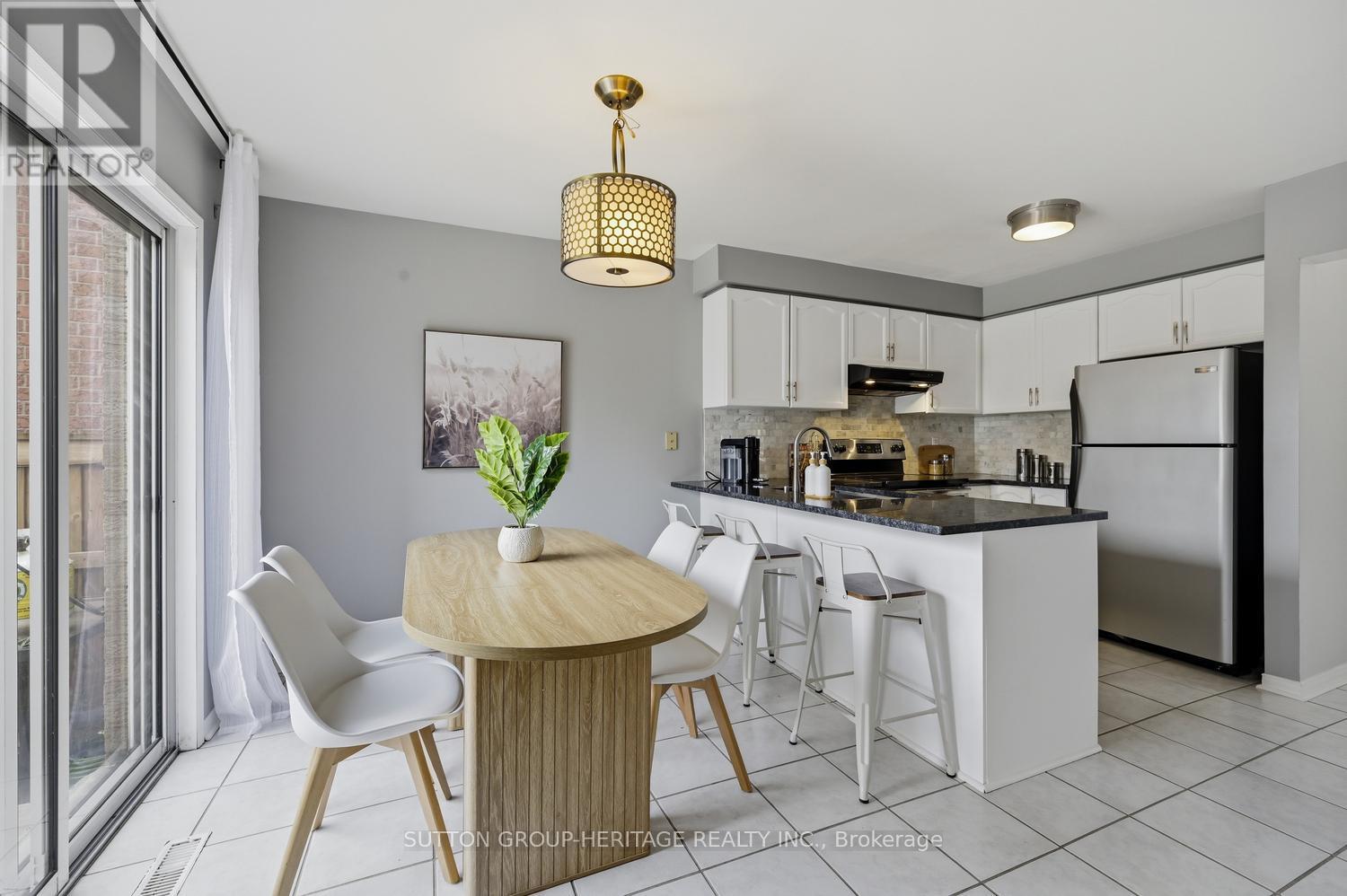 47 St Thomas Street, Whitby, Ontario  L1M 1G1 - Photo 8 - E13001196