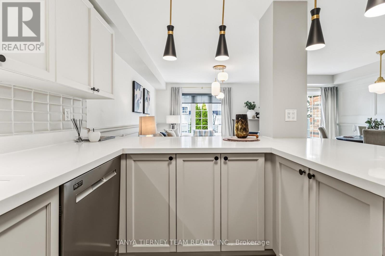 82 Tempo Way, Whitby, Ontario  L1M 0G2 - Photo 16 - E13001252