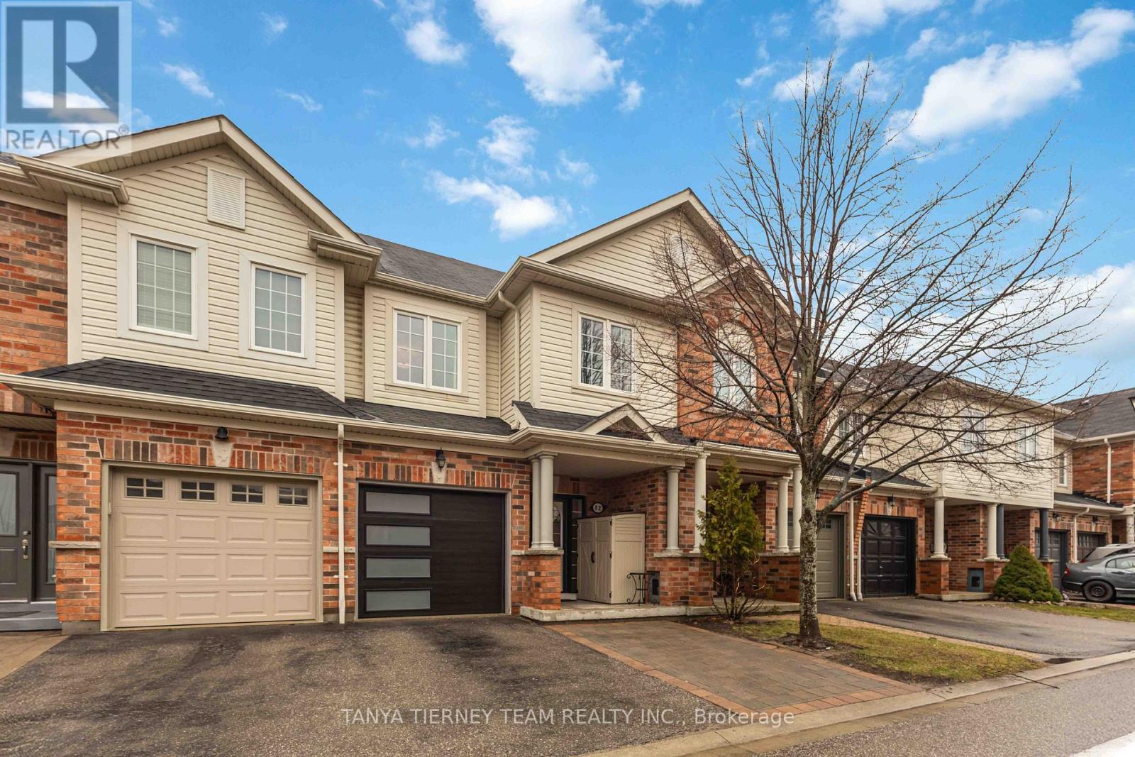 82 Tempo Way, Whitby, Ontario  L1M 0G2 - Photo 2 - E13001252