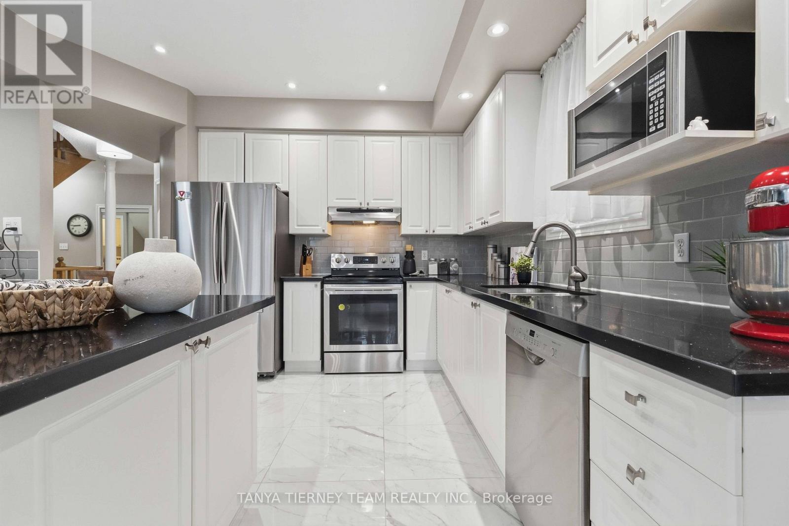 46 Holsted Road, Whitby, Ontario  L1M 2B9 - Photo 20 - E13001260