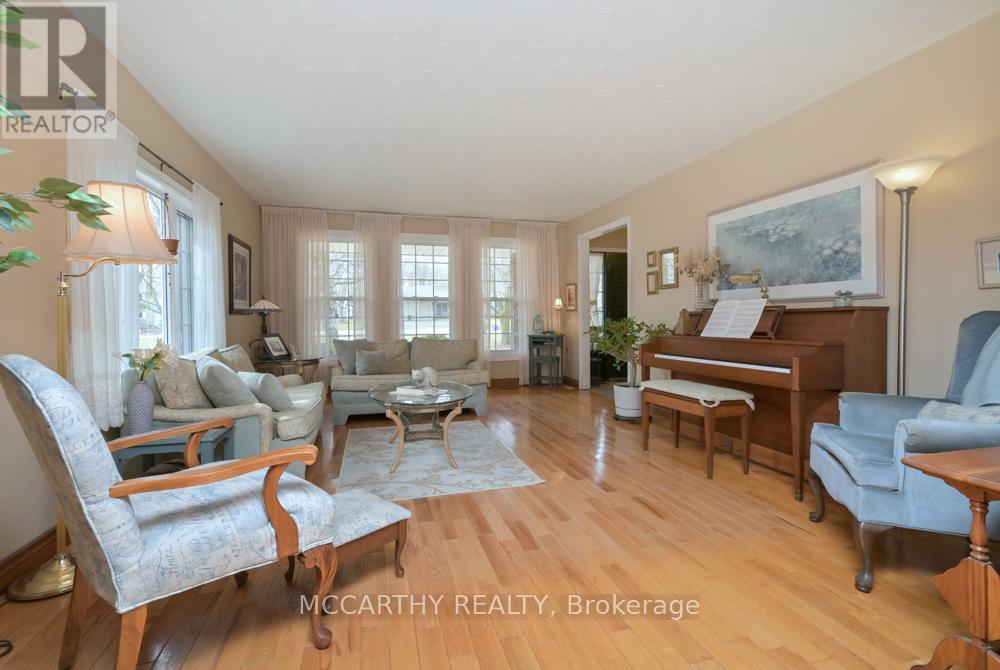 11 Lynda Avenue, Mono, Ontario  L9W 1Z4 - Photo 3 - X12949210