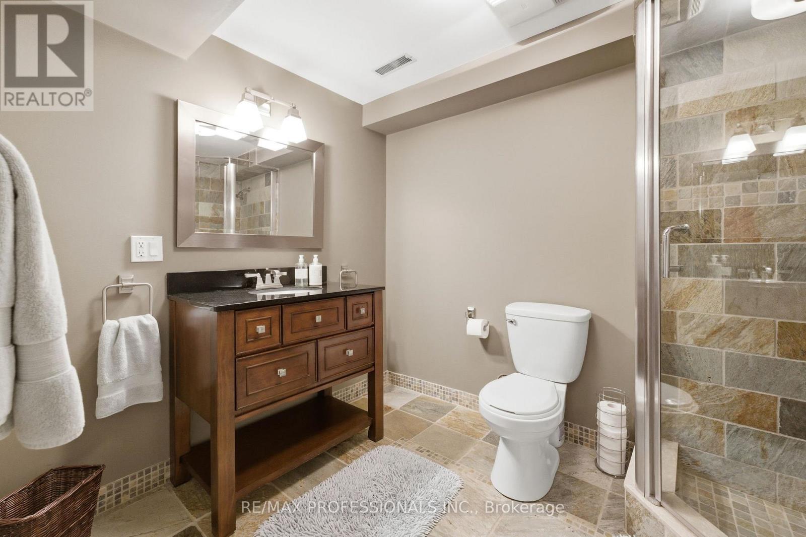 17 Rockingham Drive, Toronto, Ontario  M9A 1P2 - Photo 35 - W13000830